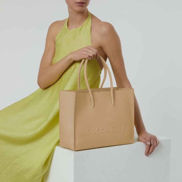 Coccinelle Myrtha Maxi Logo Medium SS2025